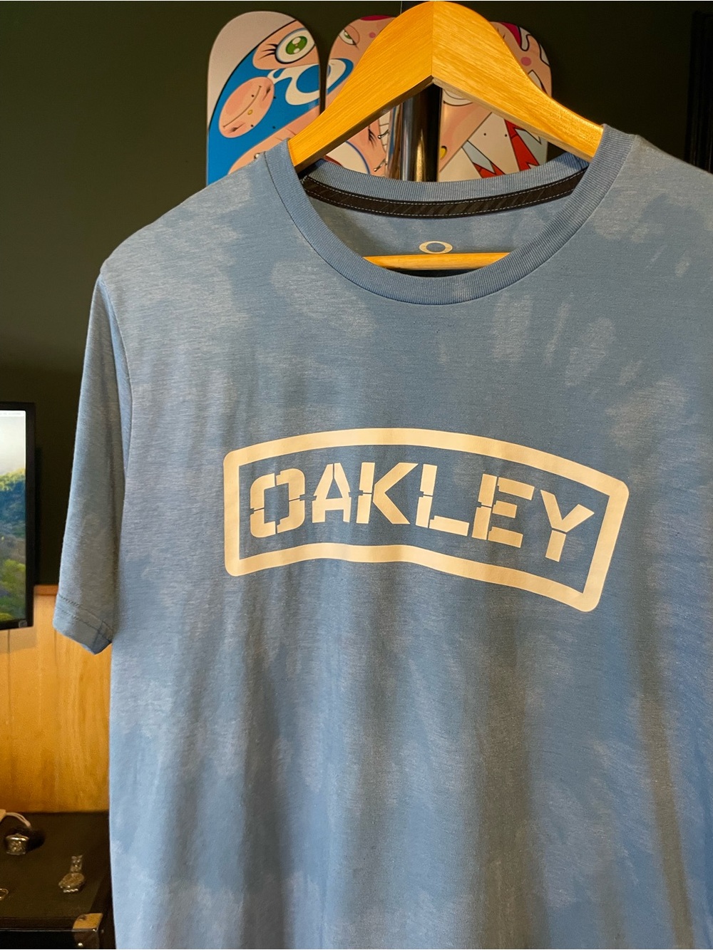 Oakley custom sprial Men’s Light Blue Logo Short-Sleeve T-Shirt reverse dye